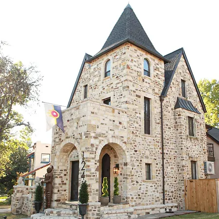 Tulsa Gathering Place Castle-A Good Knight'S Rest