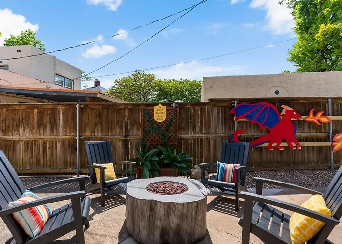 Castle Near Gathering Place Hot Tub, 3 Stories Tulsa