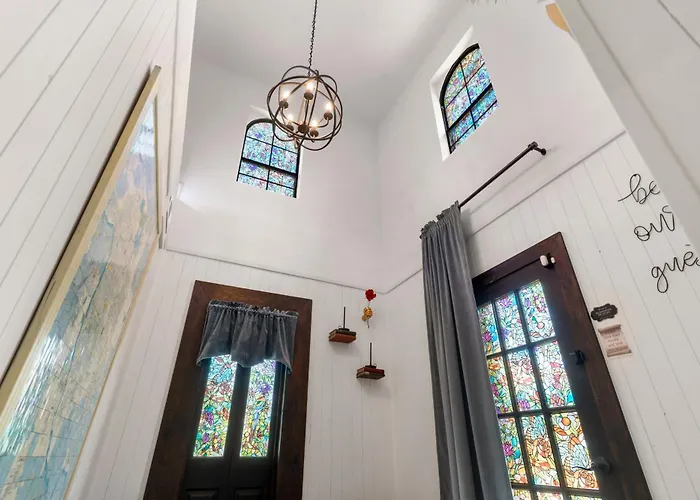 Castle Near Gathering Place Hot Tub, 3 Stories * Tulsa
